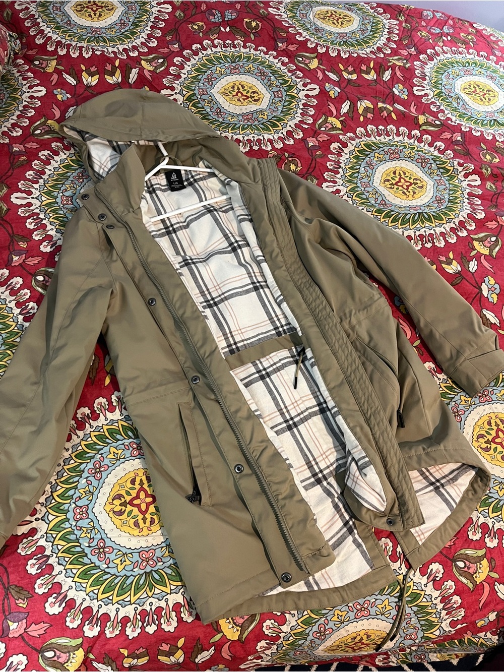 Lightweight Hooded Trench Coat in Olive with Plaid Lining